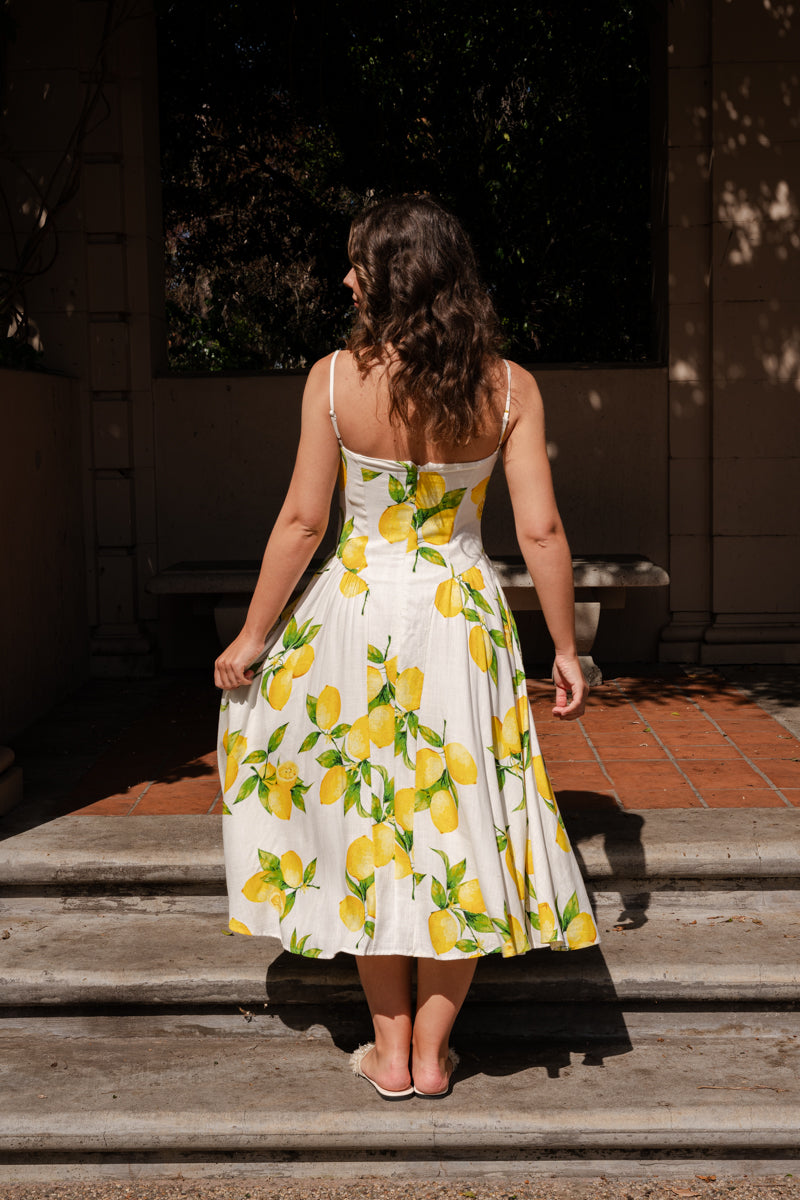 Yuri Sleeveless Lemon Print Midi Dress Yellow