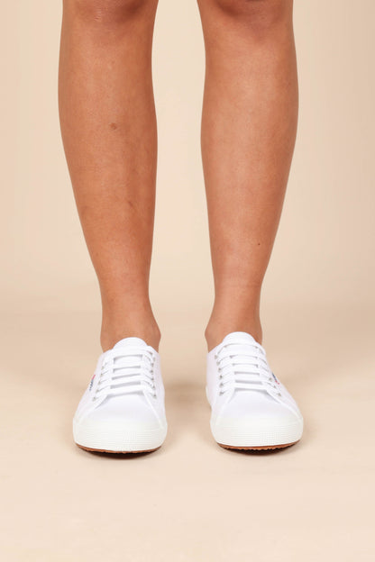 2750 Cotu Classic - White
